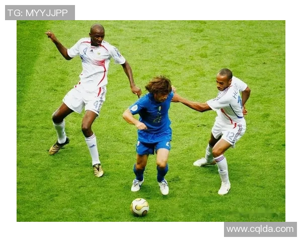 足球明星背后的感人故事与温暖瞬间分享