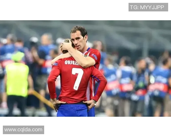 足球明星帅气对比视频揭示他们的魅力与风采谁才是球场上的颜值担当